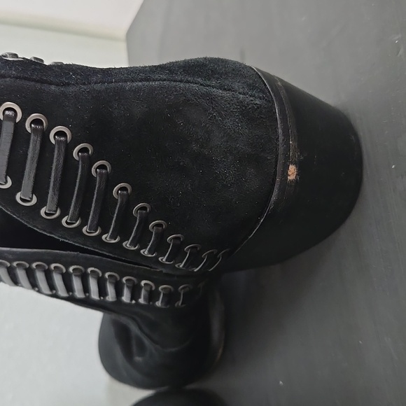 Vince Camuto Black Ankle Boots Size 8.5 - Picture 4 of 9